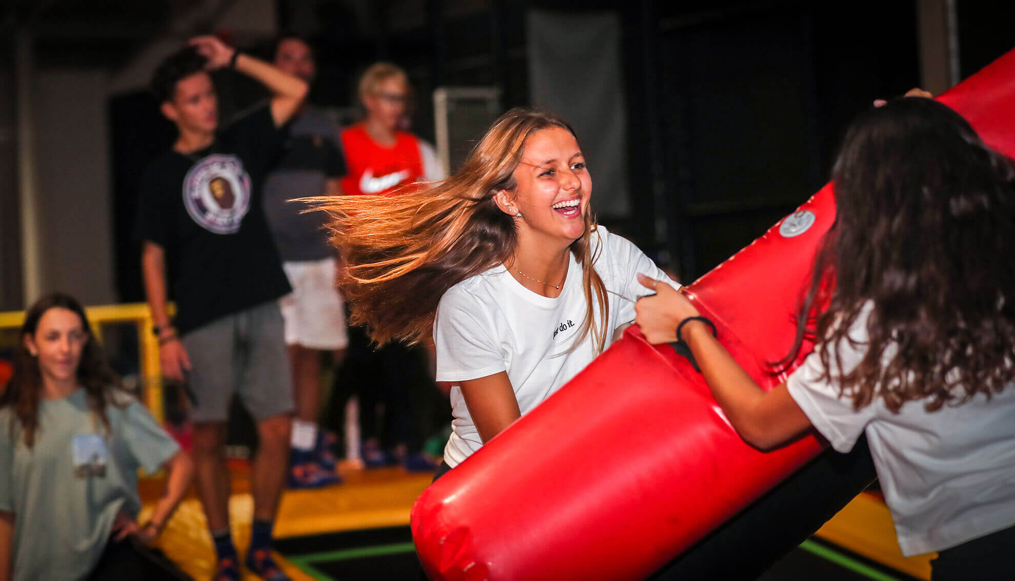 Gagnez le duel Battle Beam dans votre Trampoline Park