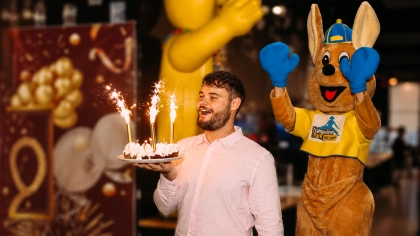 Anniversaire enfant avec gateau Trampoline Park
