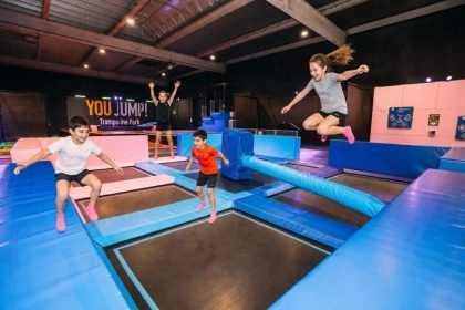 twister trampoline park you jump saut enfants