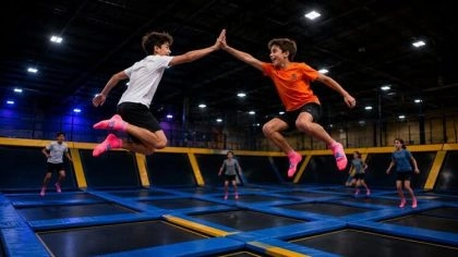 high five dans les airs trampoline park you jump