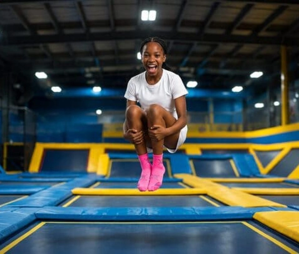 saut pied joint trampoline park fille de 12 ans