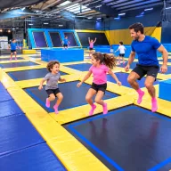 parc d'activités indoor à strabourg - trampoline park mundolsheim
