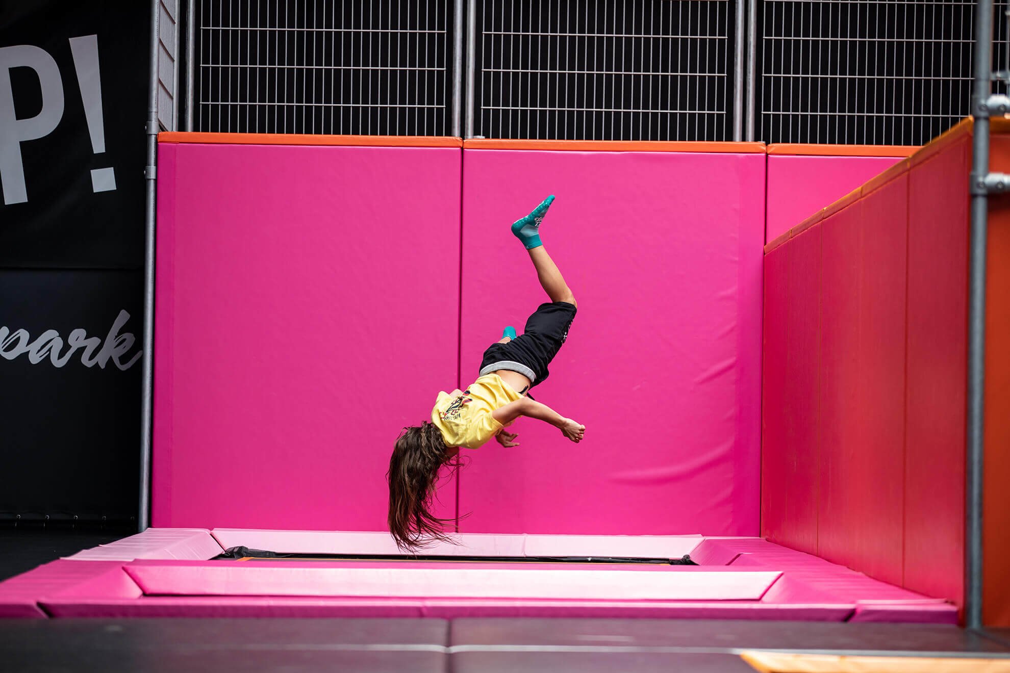 Walking-wall au trampoline park Youjump