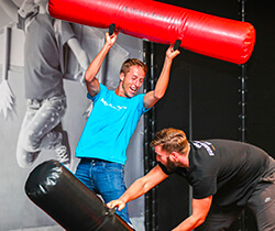 Idée team building salle de trampoline